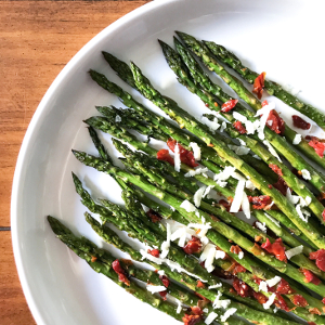 Roasted asparagus with sun-dried tomatoes